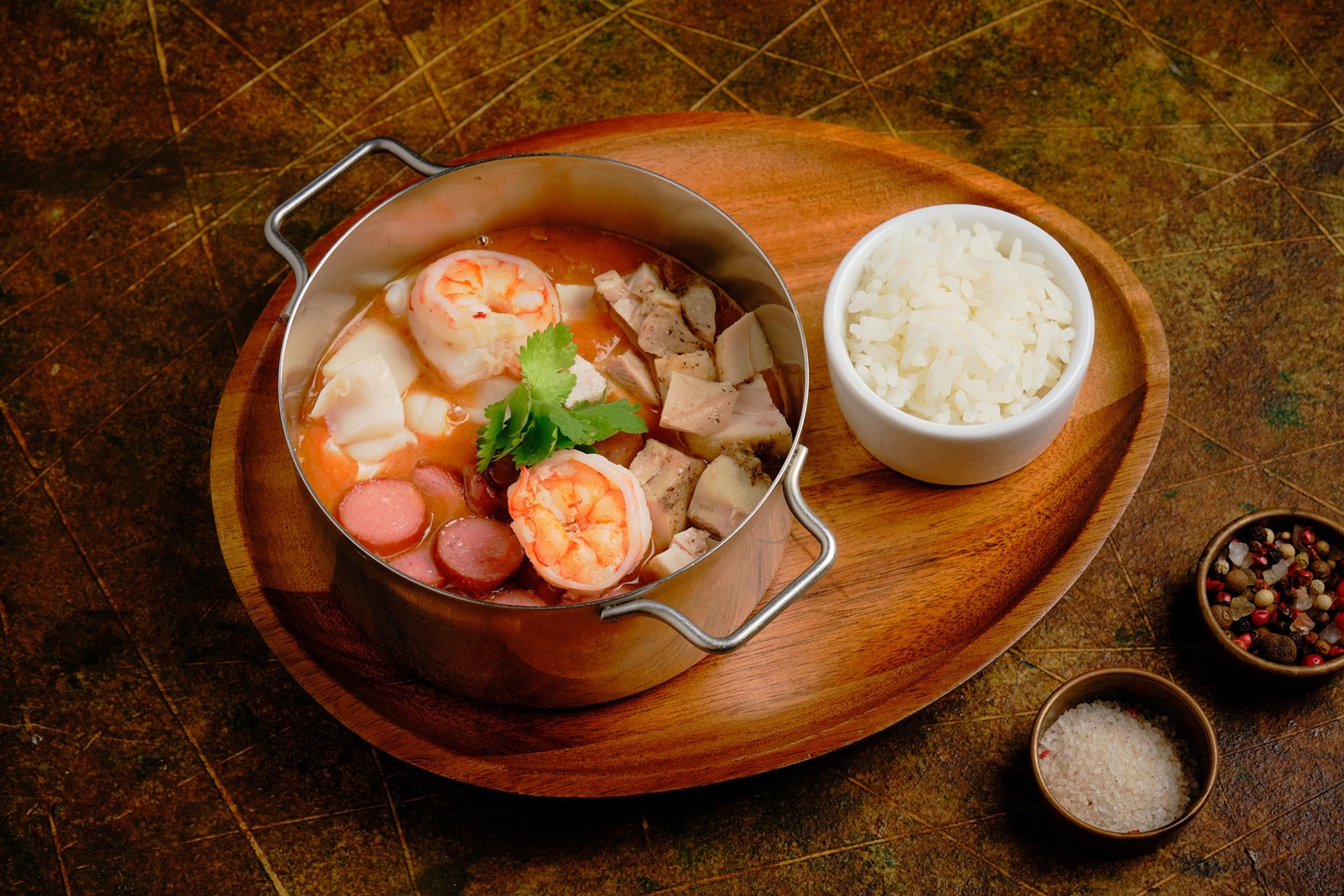 Gumbo – густой каджунский суп с охотничьими колбасками, куриным филе, креветками и кальмаром (2).jpg